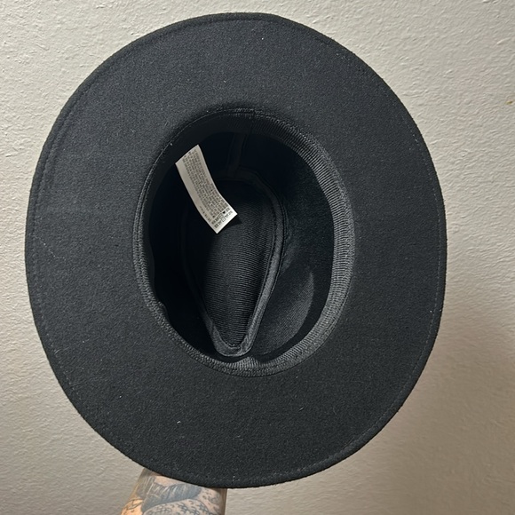 Black Flat Brim Hat from Forever 21 - Picture 4 of 5